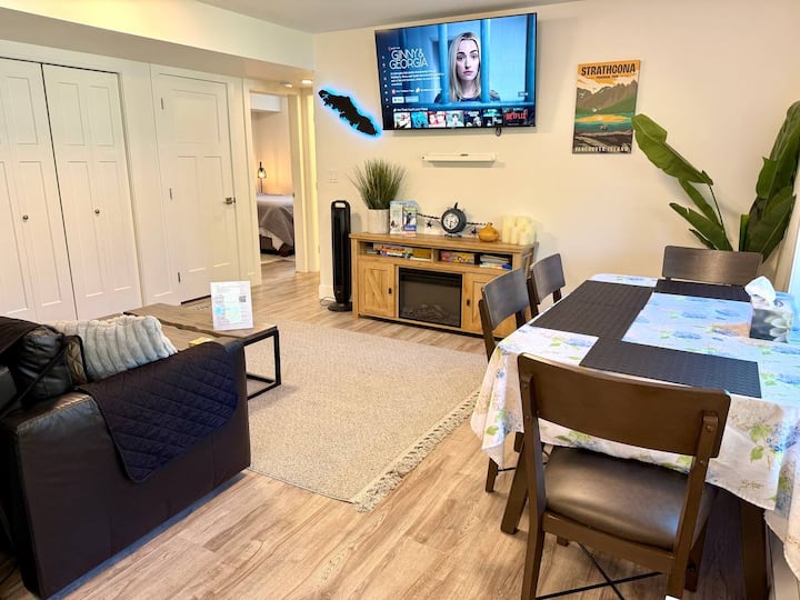 Bright & Modern 2br | Private Patio, Bbq- Sleeps 5 - Nanaimo