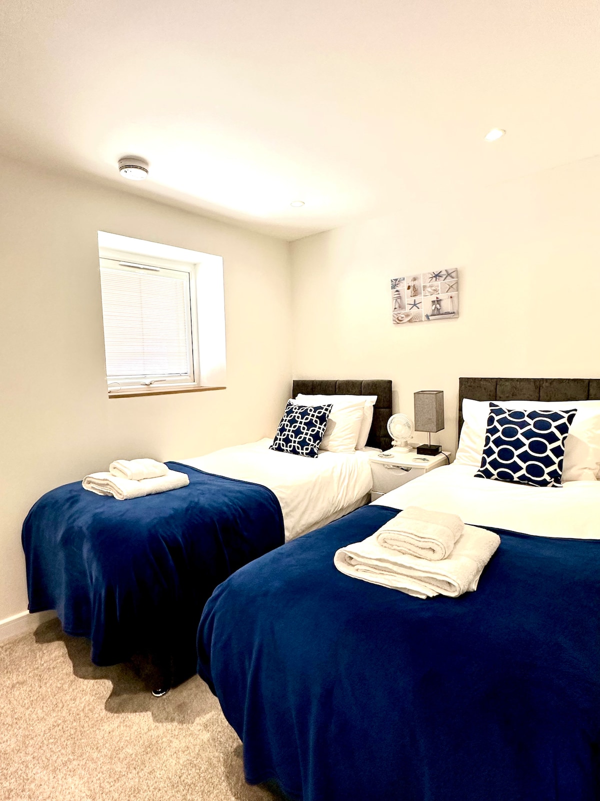 Спалня 4 с 2 единични легла със стандартен размер - приземен етаж