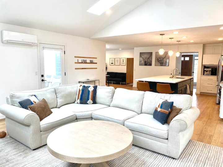 Spacious 4 Bed/3 Bath Home Near Campus - ユージーン, OR