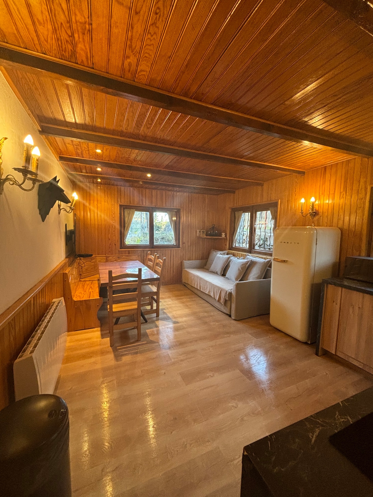 Successful Airbnb property: Valberg, right in the center – 6-bed apartment in Péone
