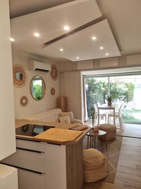 Top performing Airbnb: Le Petit Nid du Cap - Pinède area in Agde