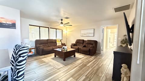 Desert Escape Heated Pool/2king beds/ Toy parking