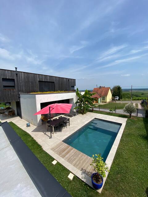 House with pool  on the wine road