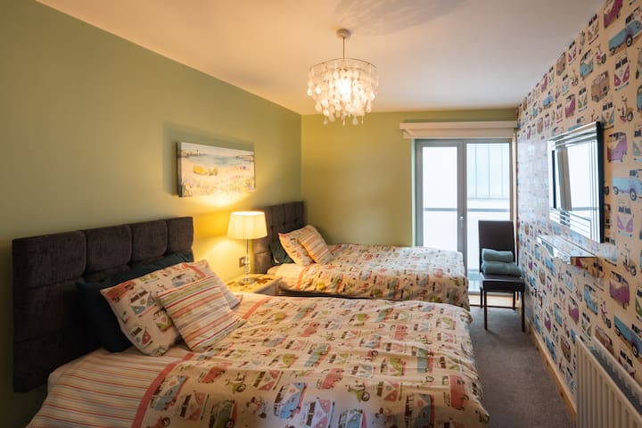 غرفة النوم 2