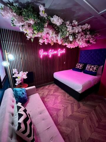 The Ultimate Hen Suite for 12 in Manchester