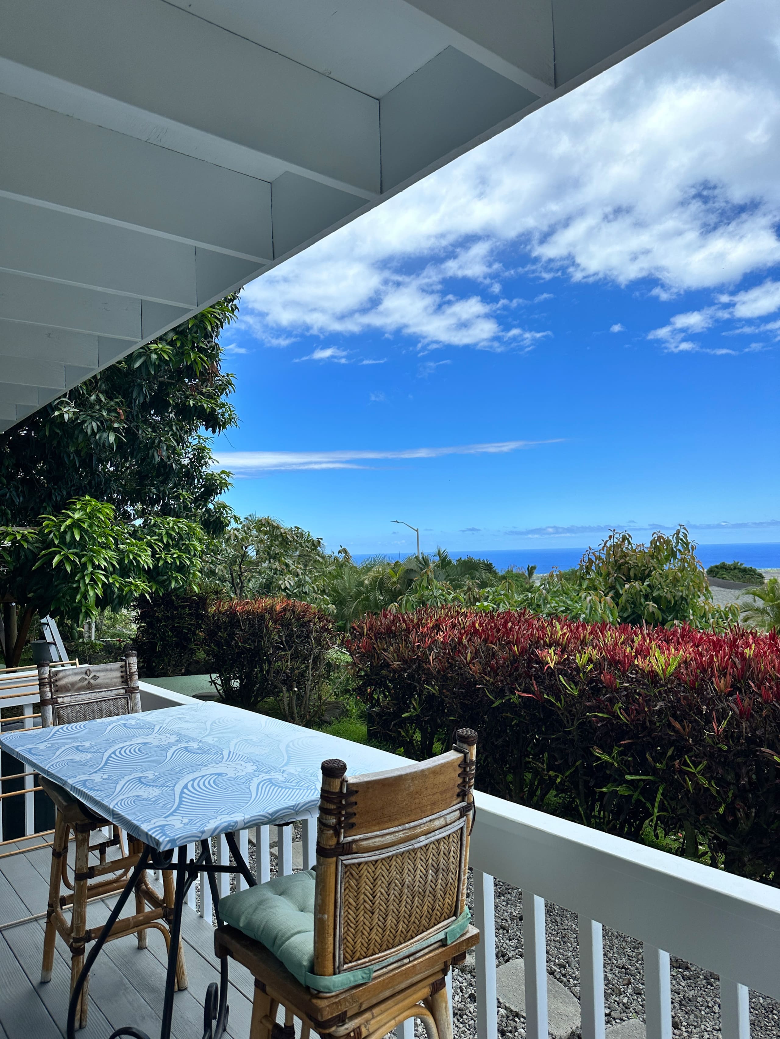 Home in Kailua-Kona · ★4.97 · 1 bedroom · 2 beds · 1 private bath - Image 11