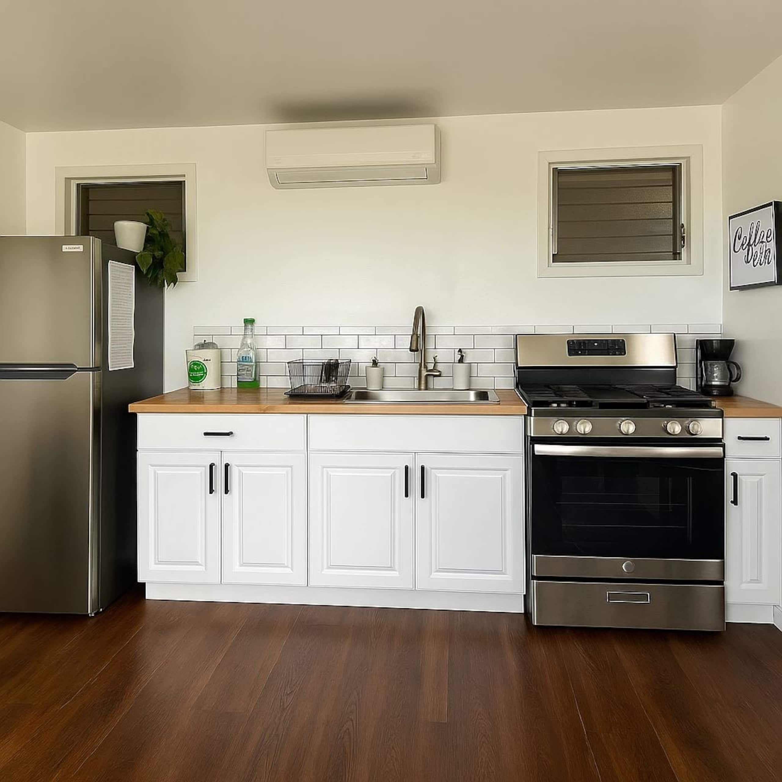 Home in Kailua-Kona · ★4.97 · 1 bedroom · 2 beds · 1 private bath - Image 5