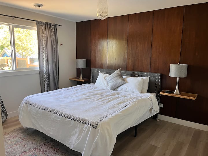 Master bedroom with King bed