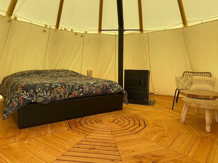 Nuit Insolite En Tipi Avec Bain Nordique Privatif - Vosges
