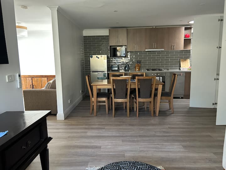 Stroll To The Beach And Station - Mordialloc