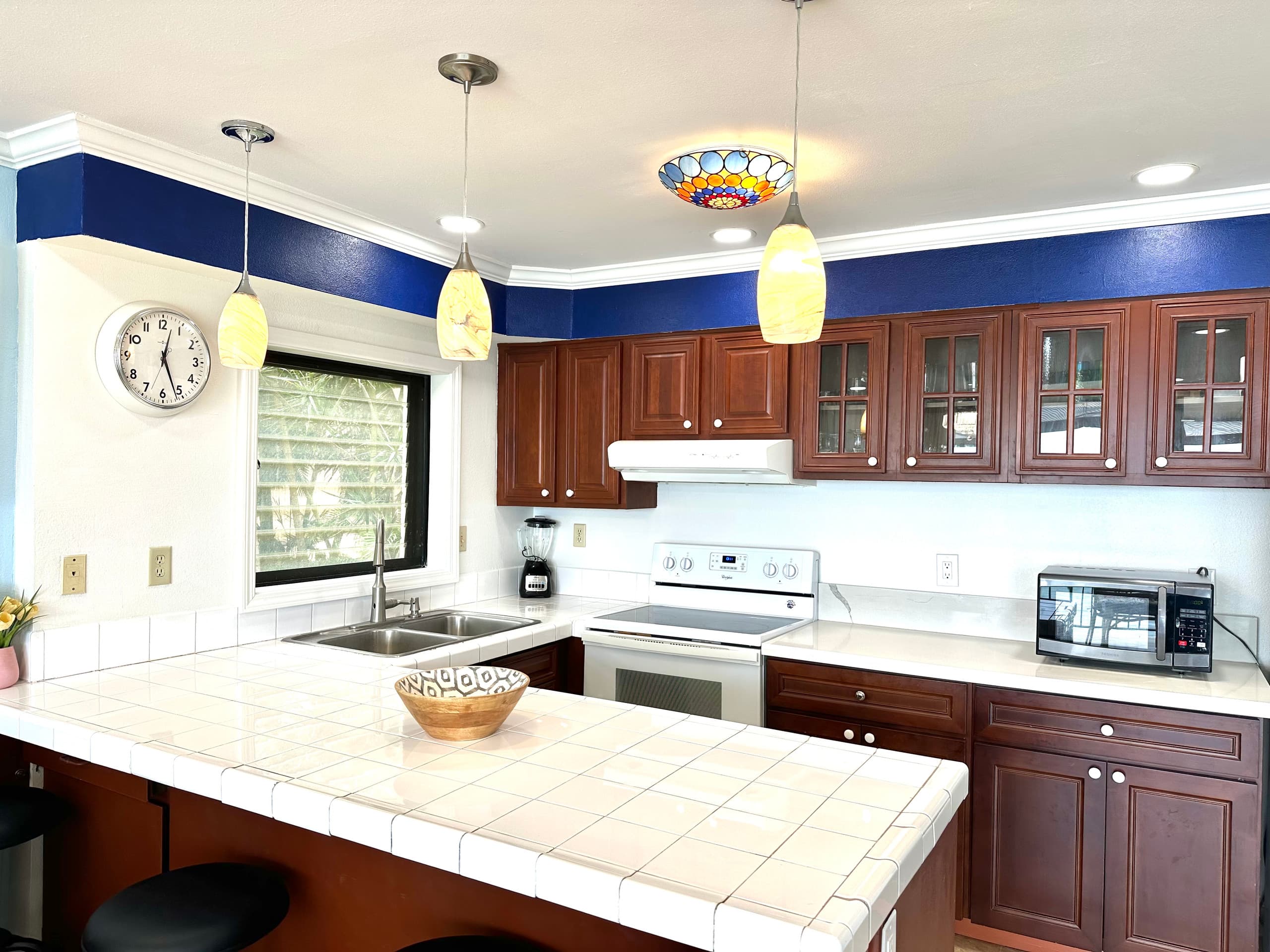 Condo in Lahaina · ★4.89 · 2 bedrooms · 5 beds · 2 private baths - Image 13