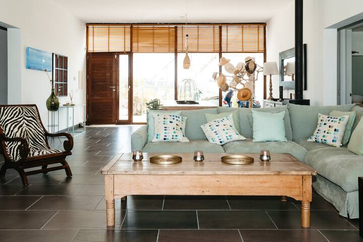 Magnifique villa avec piscine, proche de la mer. gallery image 4