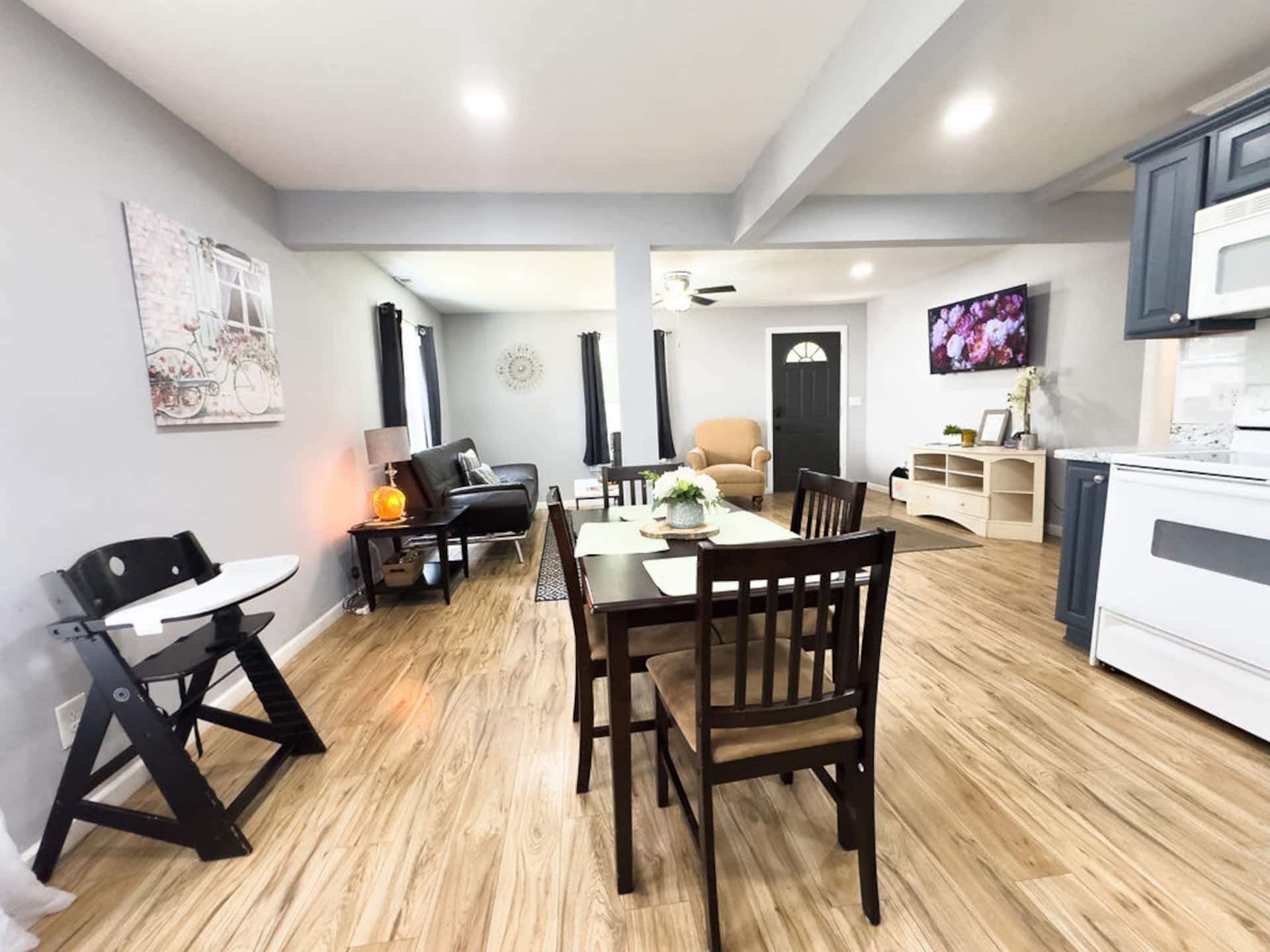 DELIGHTFUL★2 BED ★WALK TO RIVER
