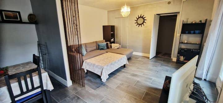 A Quiet Apartment - Paris-Orly Airport (ORY)