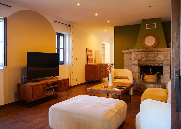 Maison En Pierres Rénovée - コルス