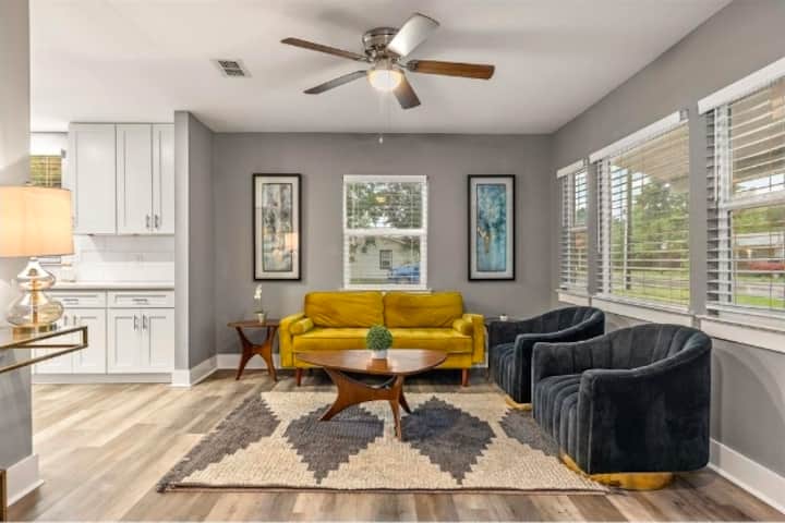 Charming 3br Home Steps From Downtown Georgetown! - Georgetown, TX