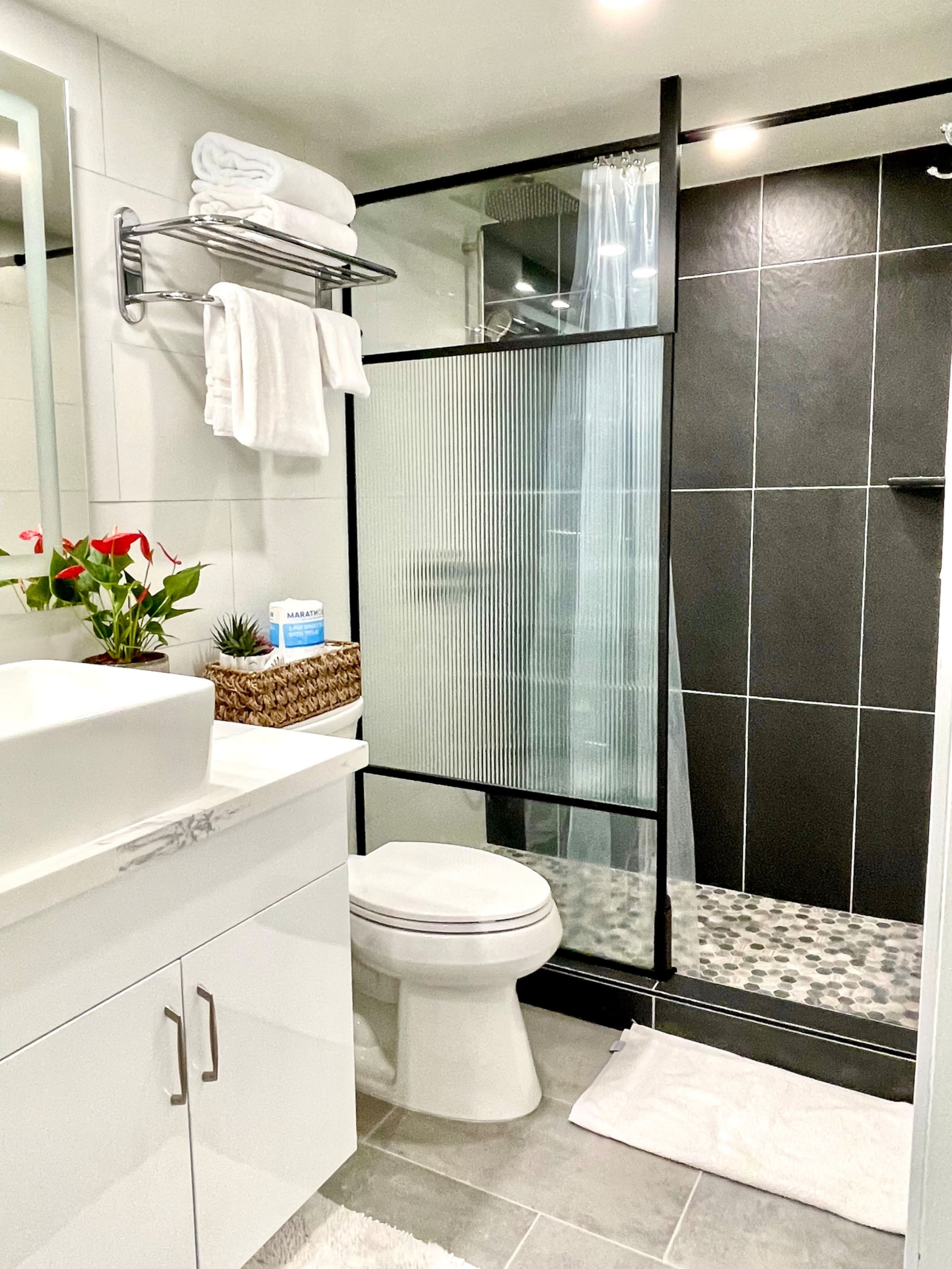 Condo in Honolulu · ★4.9 · 1 bedroom · 3 beds · 1 bath - Image 25