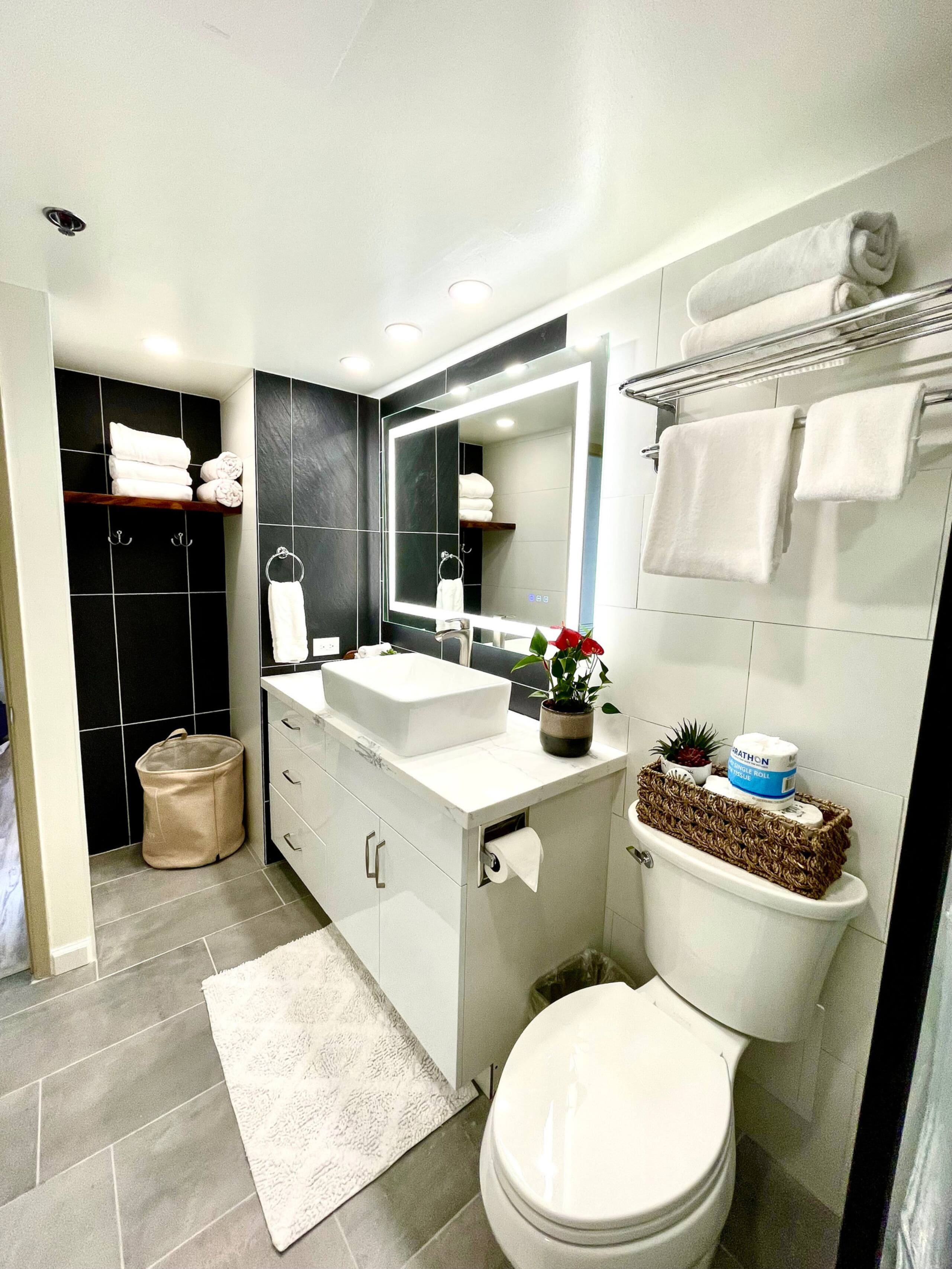 Condo in Honolulu · ★4.9 · 1 bedroom · 3 beds · 1 bath - Image 19