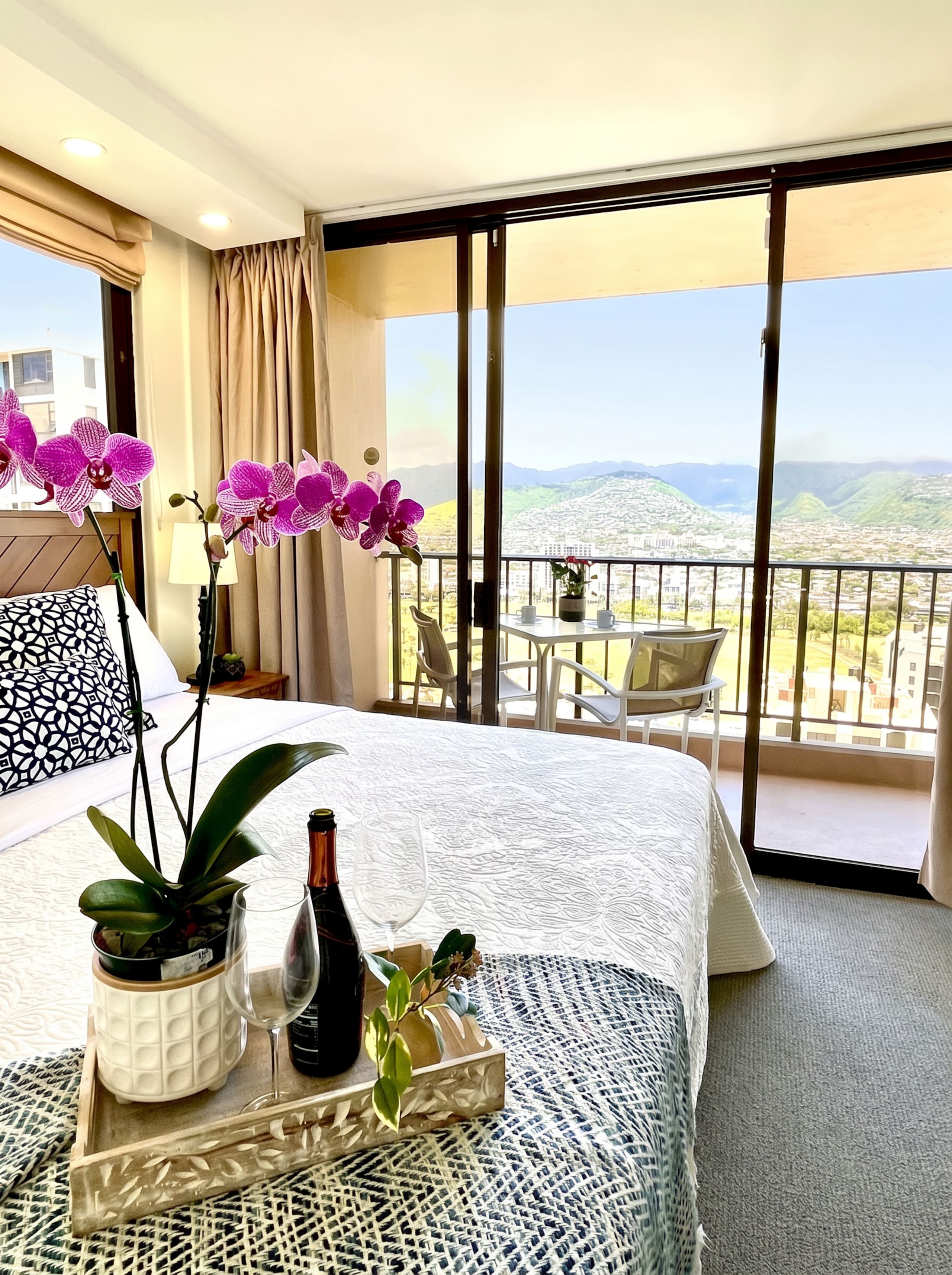 Condo in Honolulu · ★4.9 · 1 bedroom · 3 beds · 1 bath - Image 4