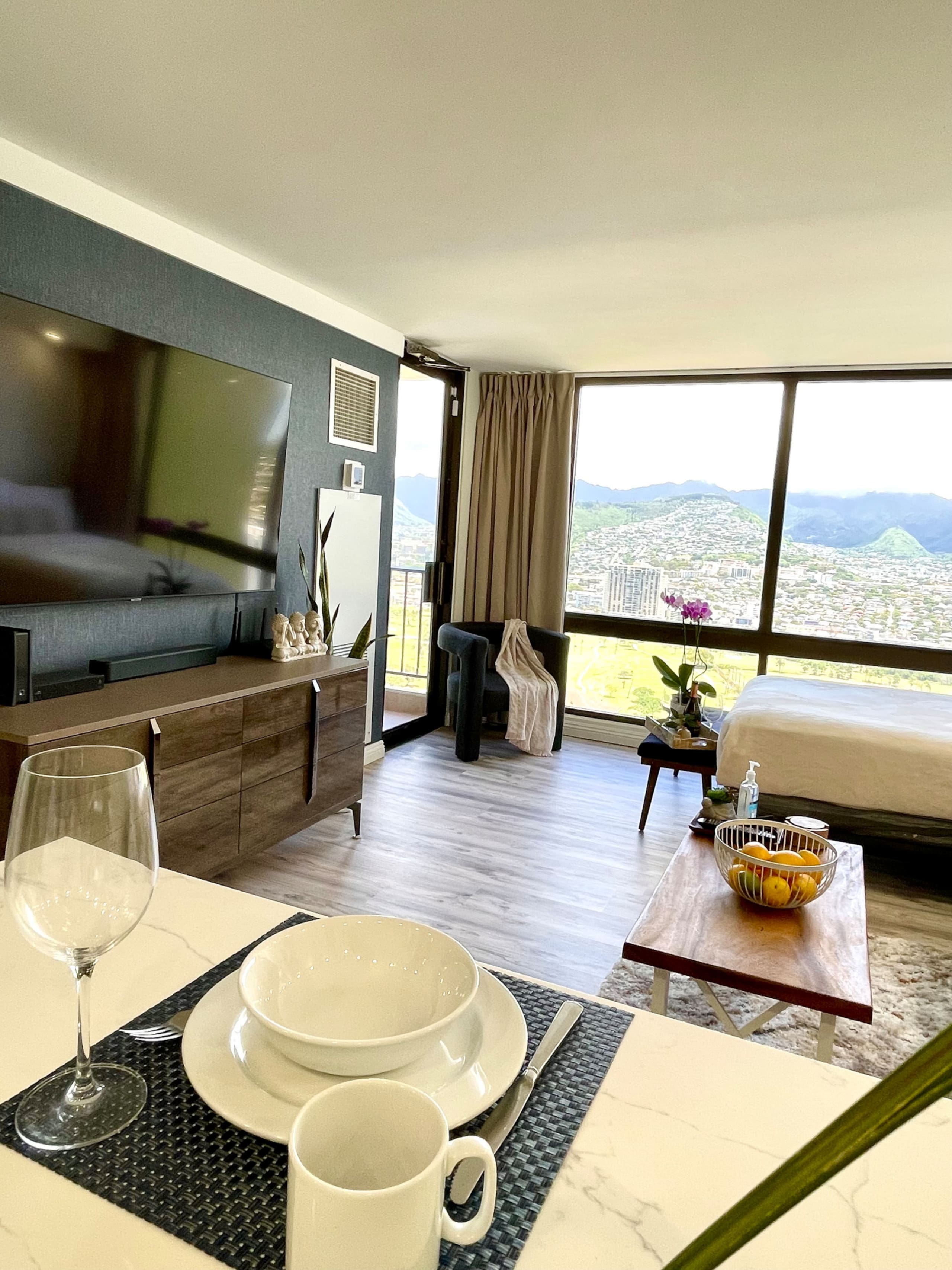 Condo in Honolulu · ★4.9 · 1 bedroom · 3 beds · 1 bath - Image 7
