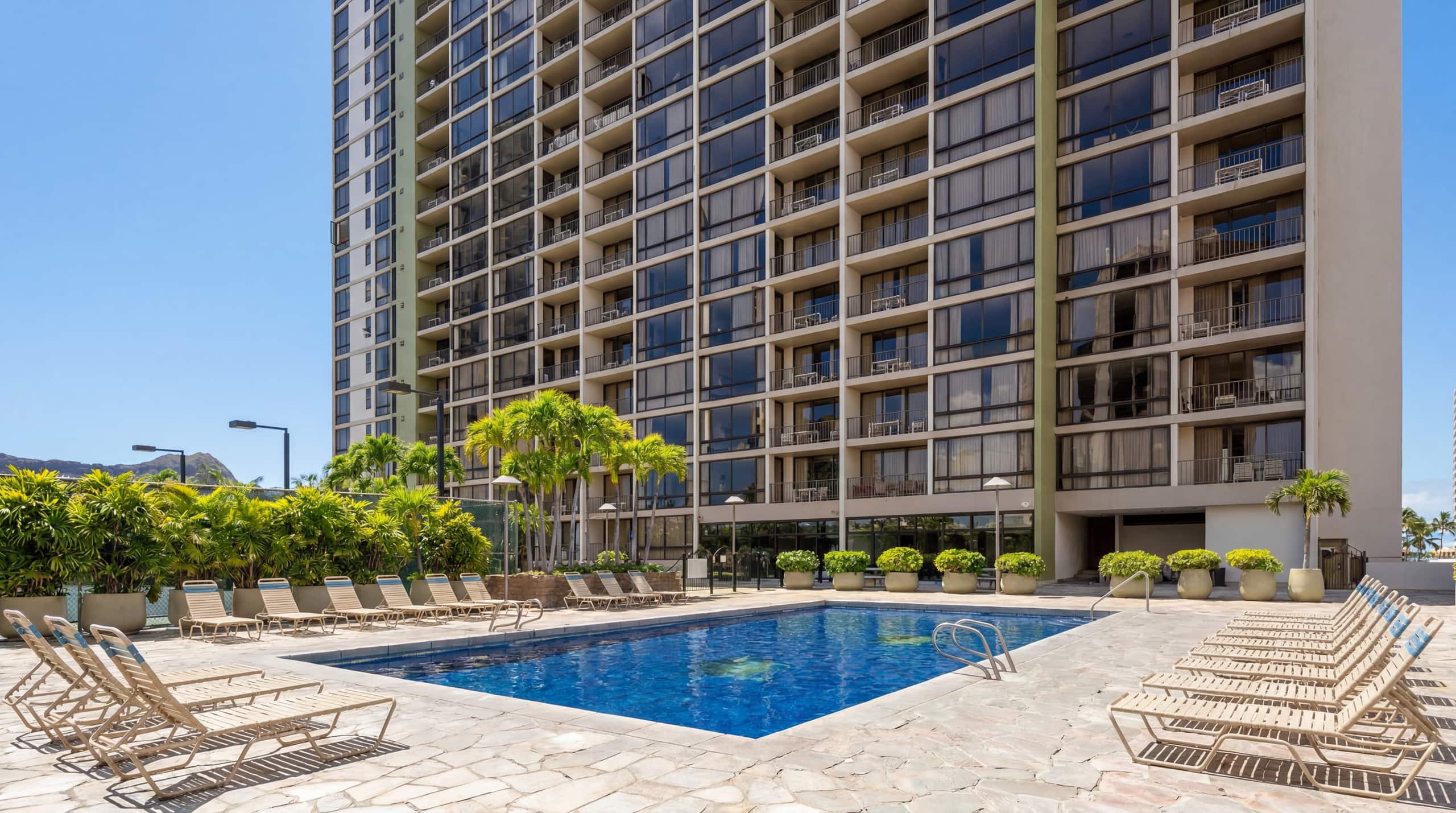 Condo in Honolulu · ★4.9 · Studio · 1 bed · No bathroom - Image 24