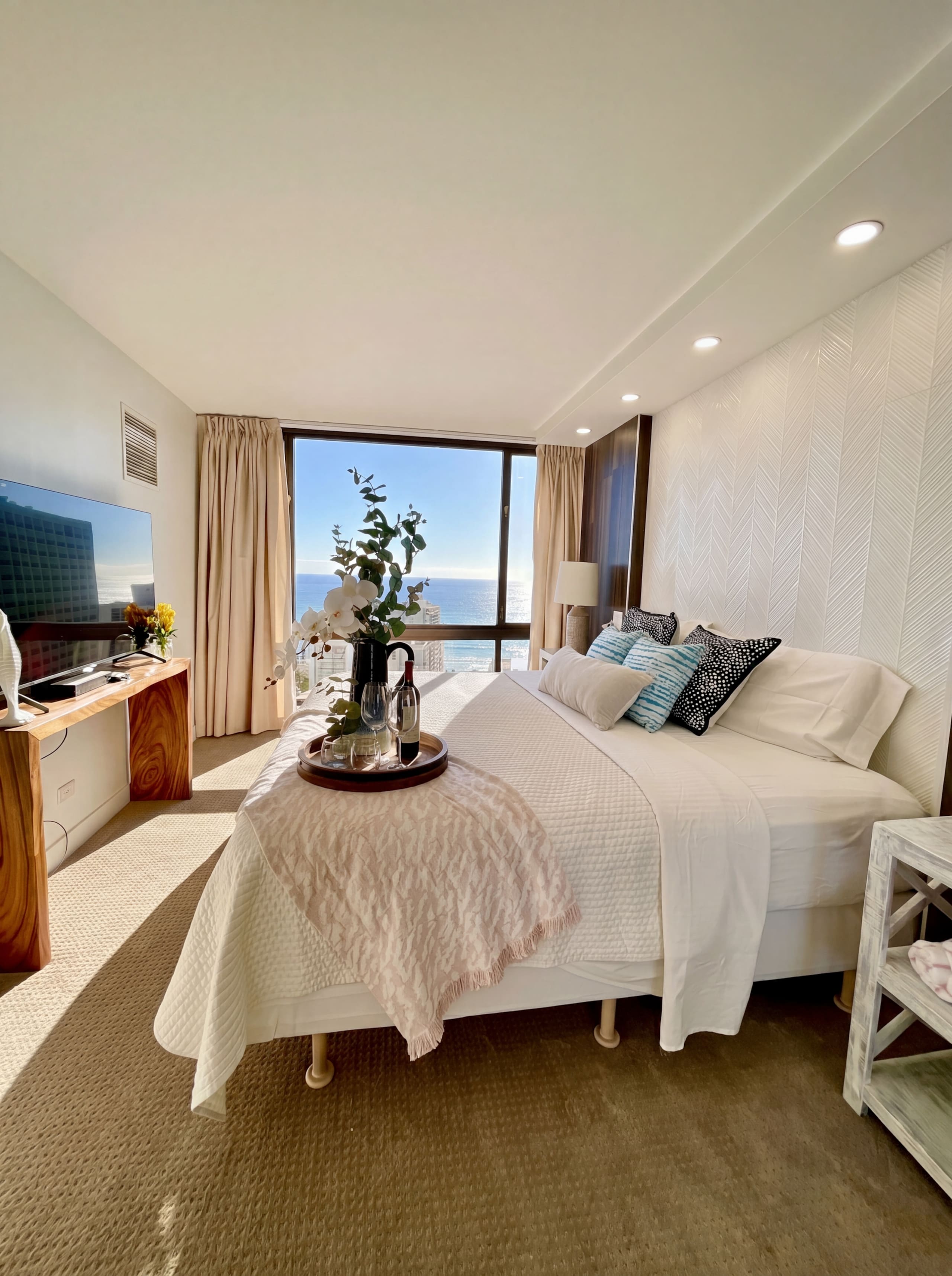 Condo in Honolulu · ★4.9 · Studio · 1 bed · No bathroom - Image 21