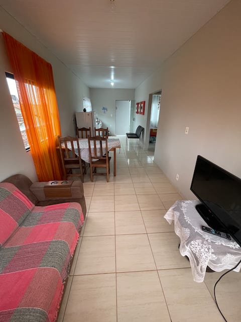 Imóvel de sucesso: Apartment in the center, 400 meters from the beach. em Balneário Barra Do Sul