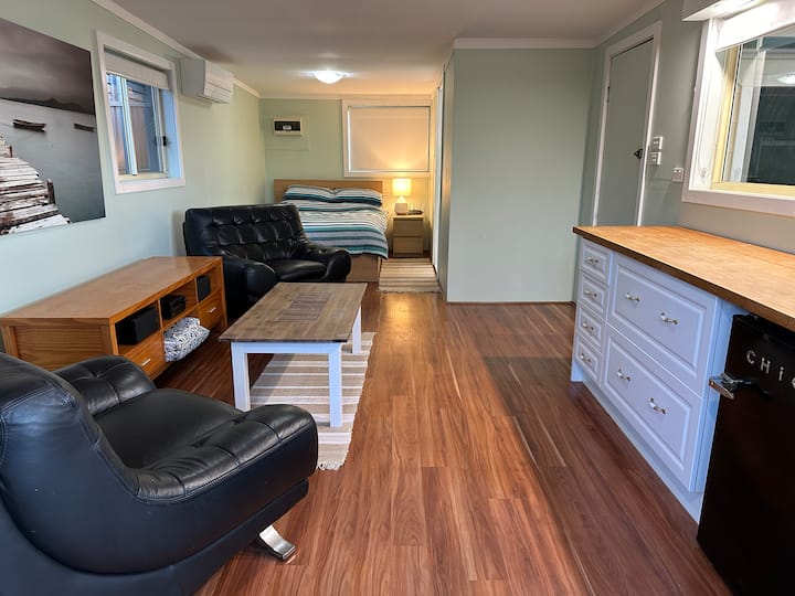 "Waratah" Cabin In Loftus- See Sydney And Relax - Sutherland