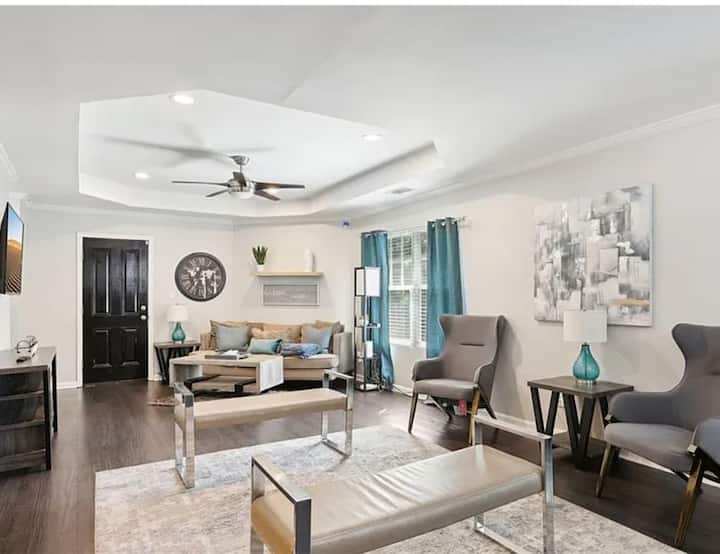Cozy Modern Getaway Near Midtown - Buckhead, GA