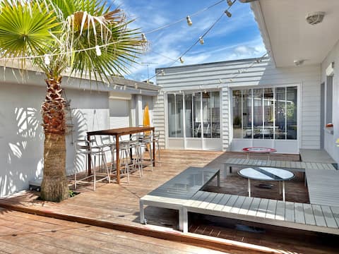 Family house lakeside for up to 15