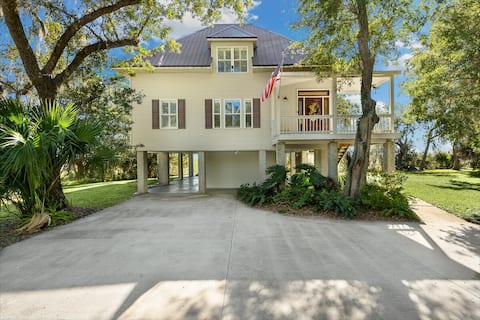 Waterfront Vacation Rental in Darien, GA | Private