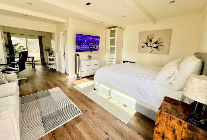 Noho Arts District Private Oasis W/ King Bed - Los Angeles, CA
