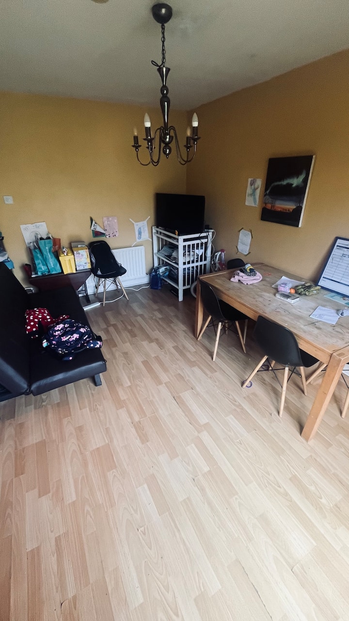 Single Room In A Family Home, Close To Airport - Cork
