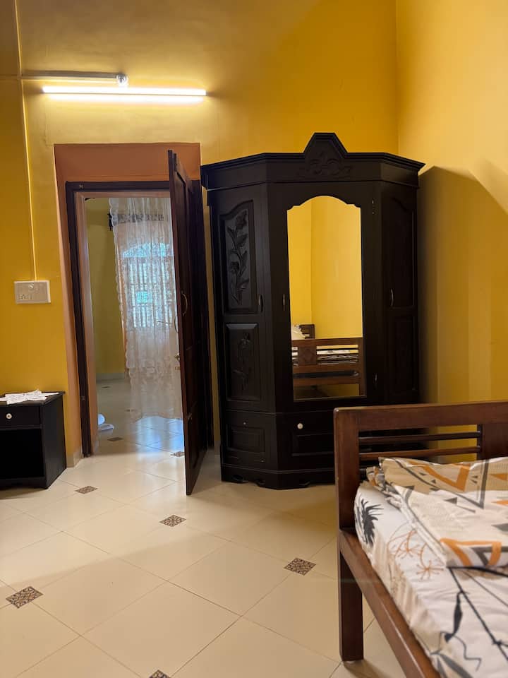 Bedroom 2 image 2