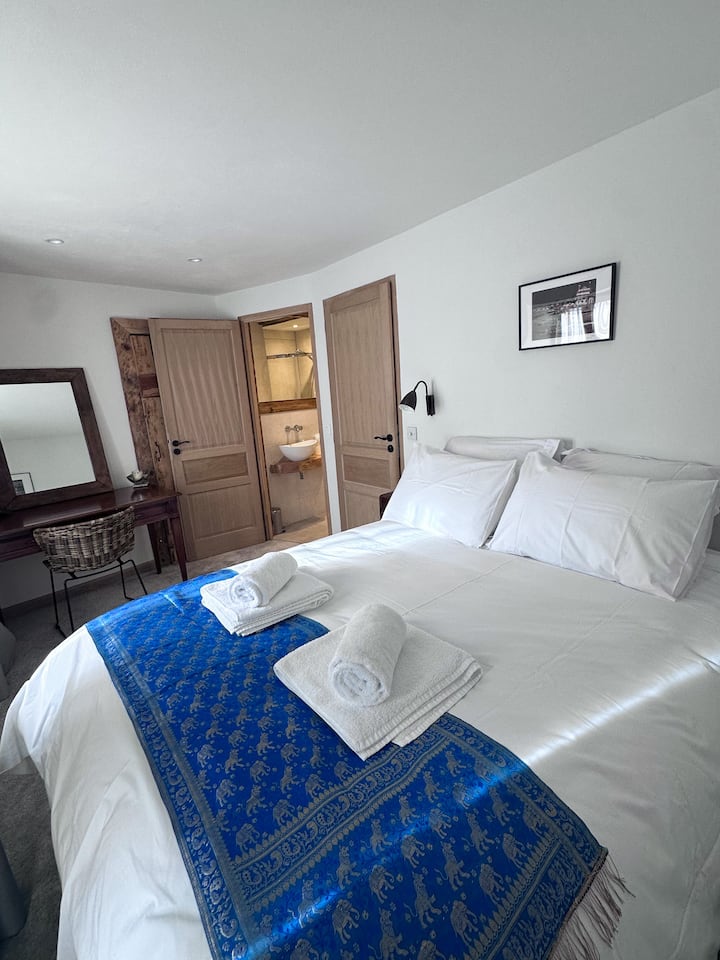 Letto matrimoniale con bagno in camera 