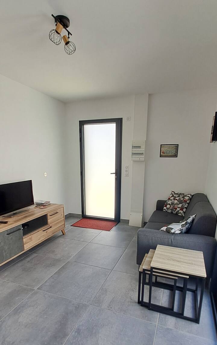 Appartement 34m2 Avec Patio 16m2 Et Parking Privé - La Rochelle