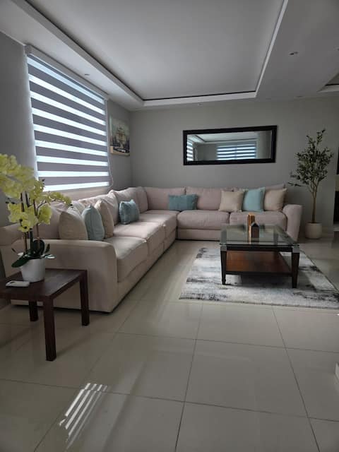 Family Villa/Pool/Billiards15min Airport.