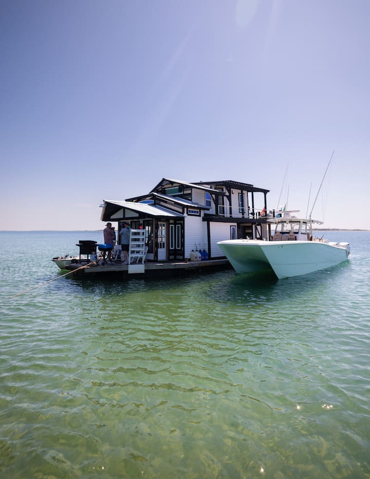 Houseboat *Shell Island* - Houseboats for Rent in Lynn Haven