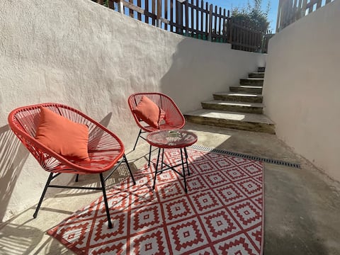 The Parisian Stopover