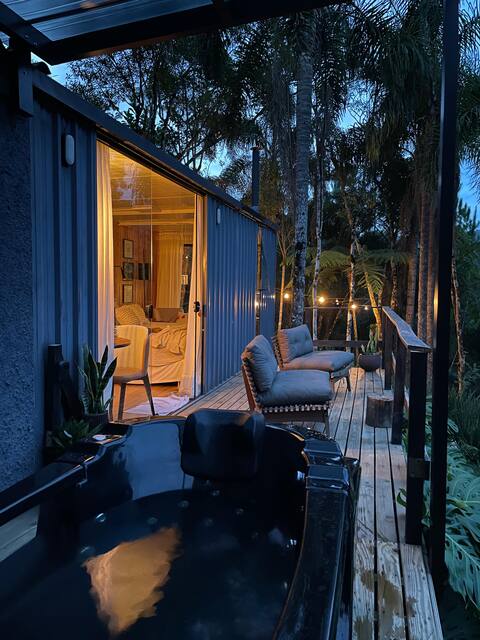 House Grey - Space with 3 Baths