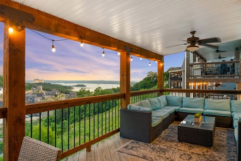 Beautiful Lake Views! Indoor/Outdoor Pools!