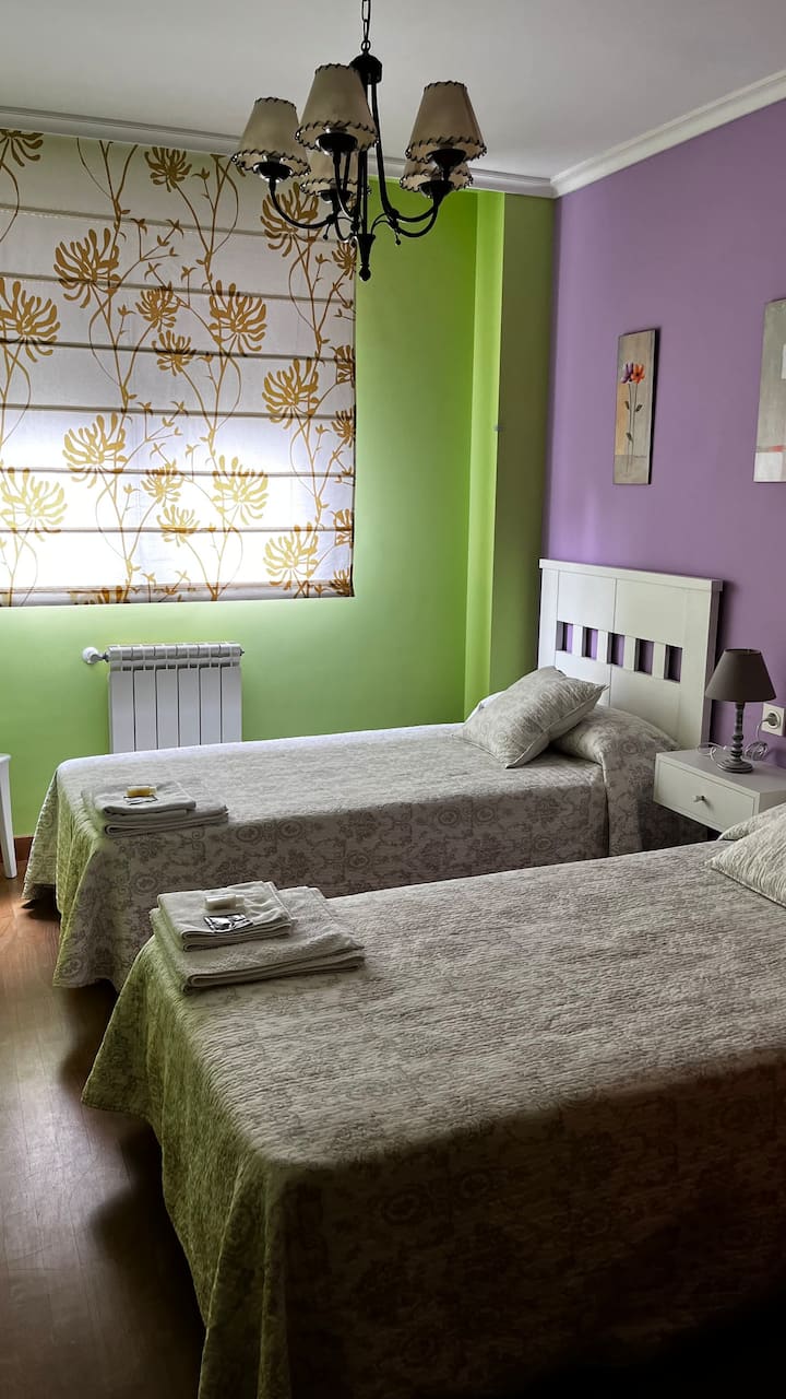 Dhoma e gjumit 2 pikturë e re në mure