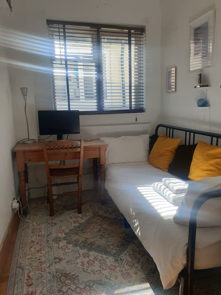 غرفة النوم 2