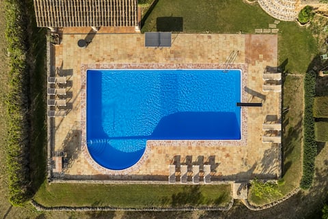 Felostal SonSoleclau Rustic Farm with Sauna & Pool