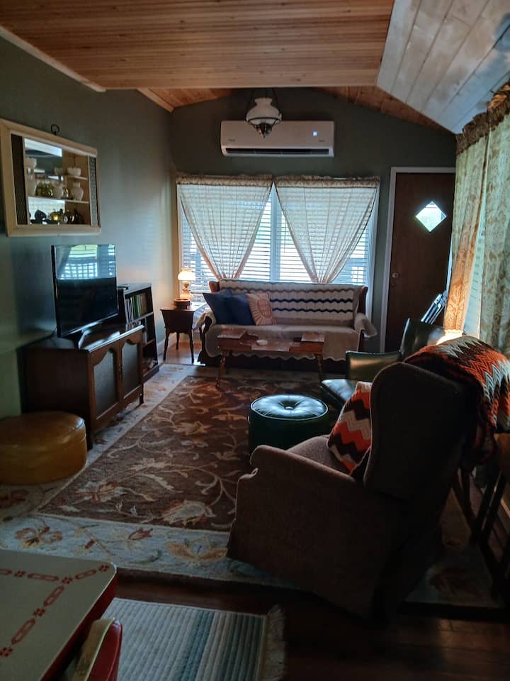 The Samrose Lake Cottage - Belmont, NY