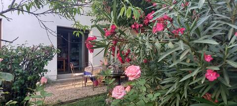 Crest:  Townhouse,eco-friendly with garden