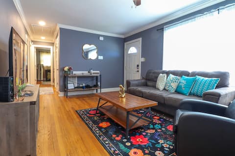Popular Airbnb listing: ⭐️ Amelia’s Retreat ⭐️ @ Greensboro 🐕📚🏊♀️🏥 in Greensboro