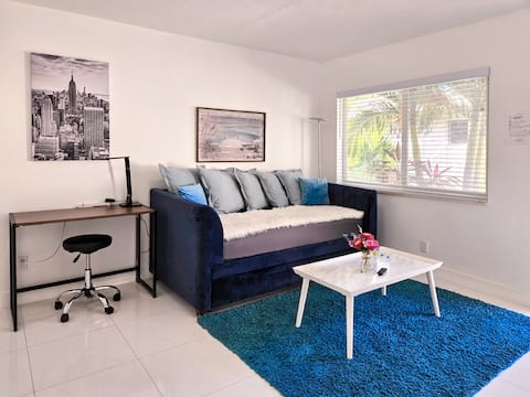Popular Airbnb listing: 1BR+1Bth Free Wi-Fi & Parking, close to everything in Hallandale Beach