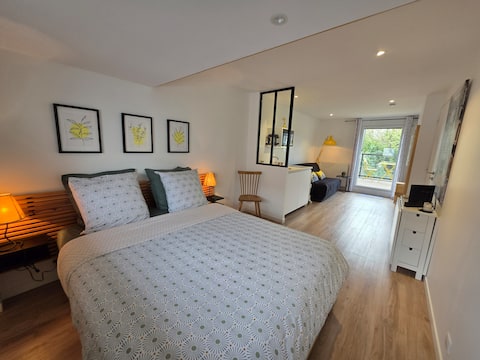 Top Airbnb: Quiet 30 m² studio - La Bussière in Oullins