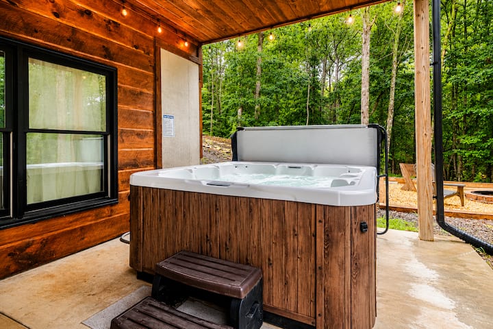 Cozy Blue Ridge Cabin | Hot Tub, Sauna & Games - Mineral Bluff, GA